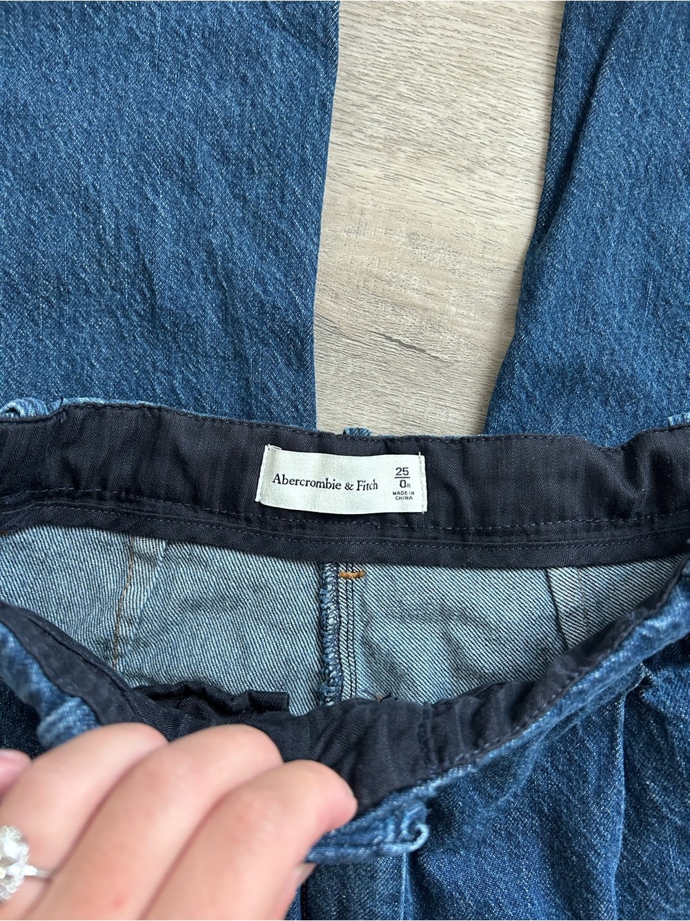 Abercrombie Sloane Tailored Wide Leg Pleated Trouser Jeans Classic 0 Regular 25 - Picture 4 of 6